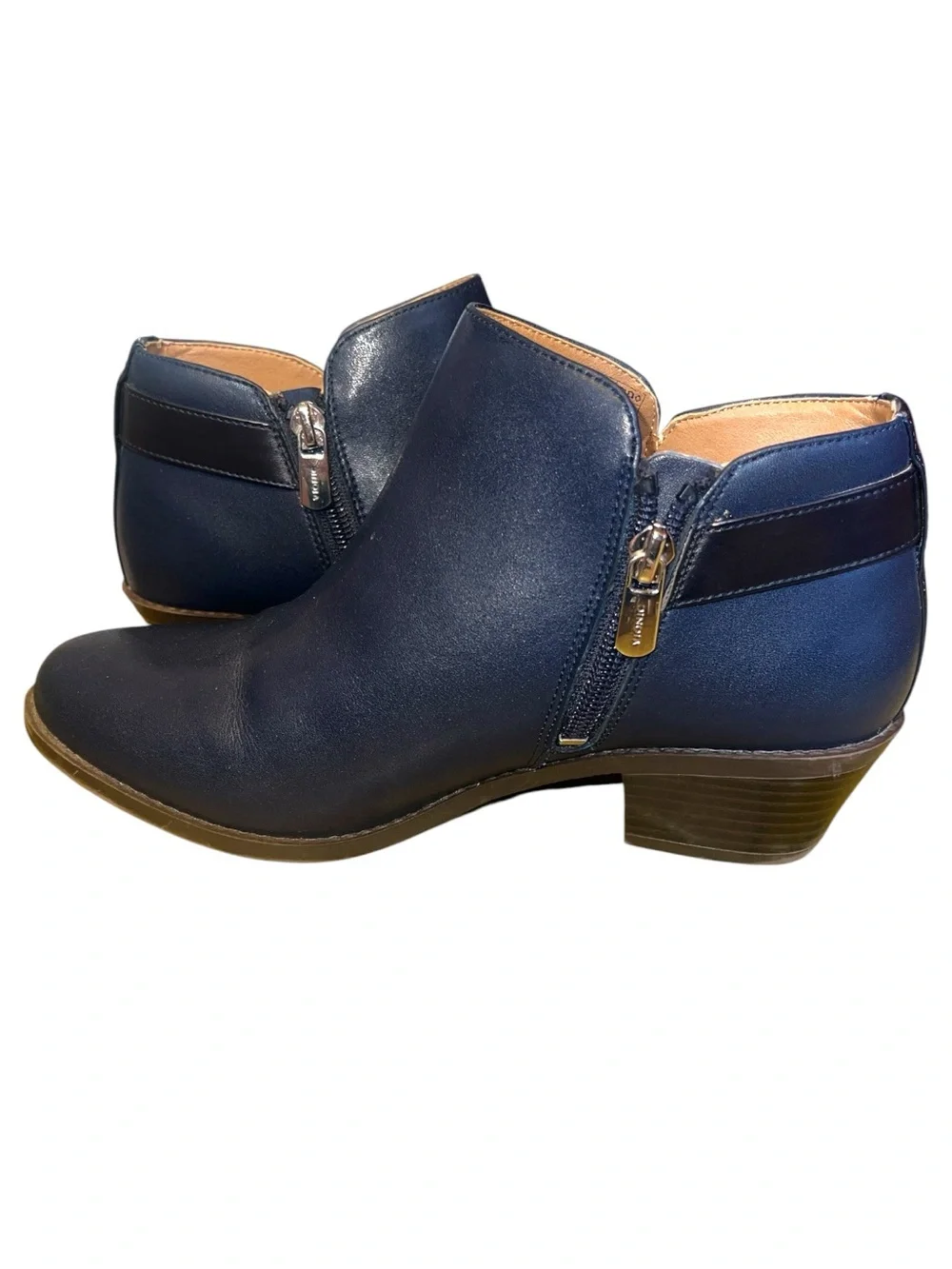 Vionic “millie” leather