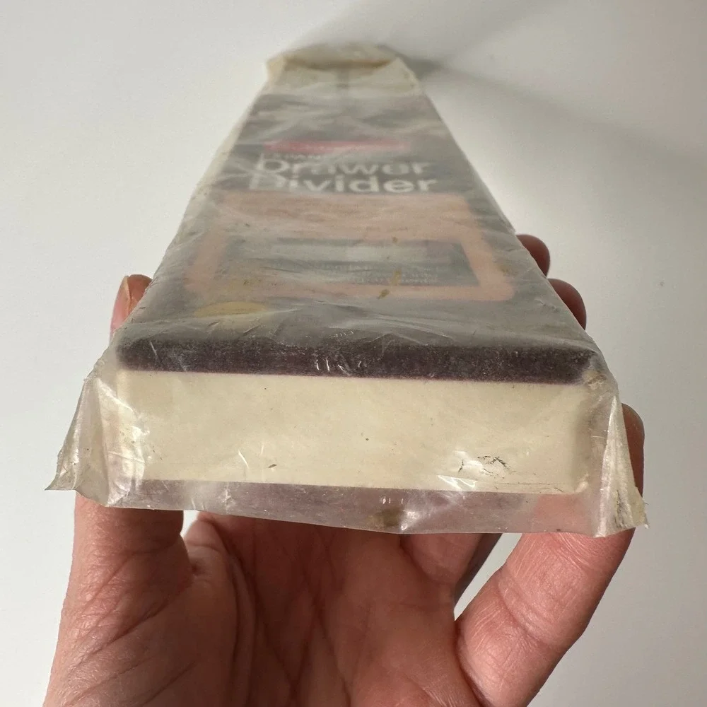 Rubbermaid maker brand