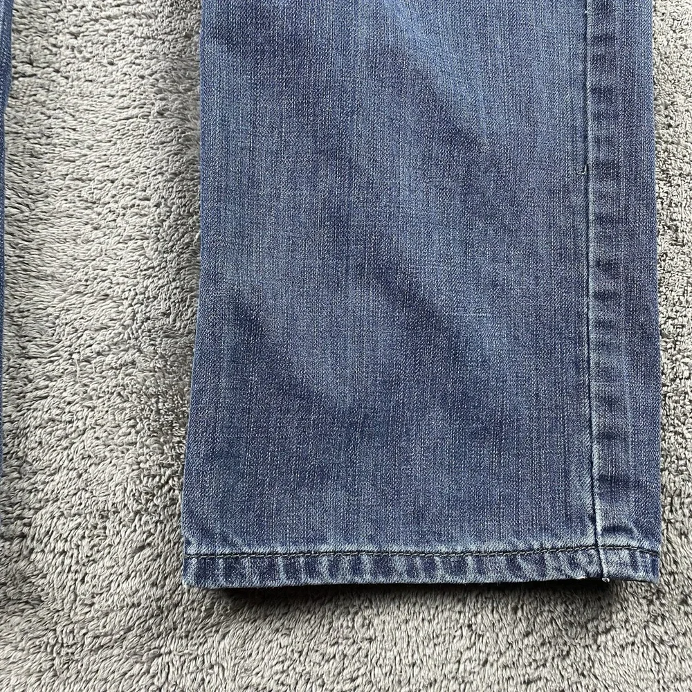 Levis excellent some