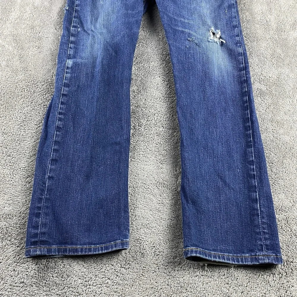 Levis logo worn