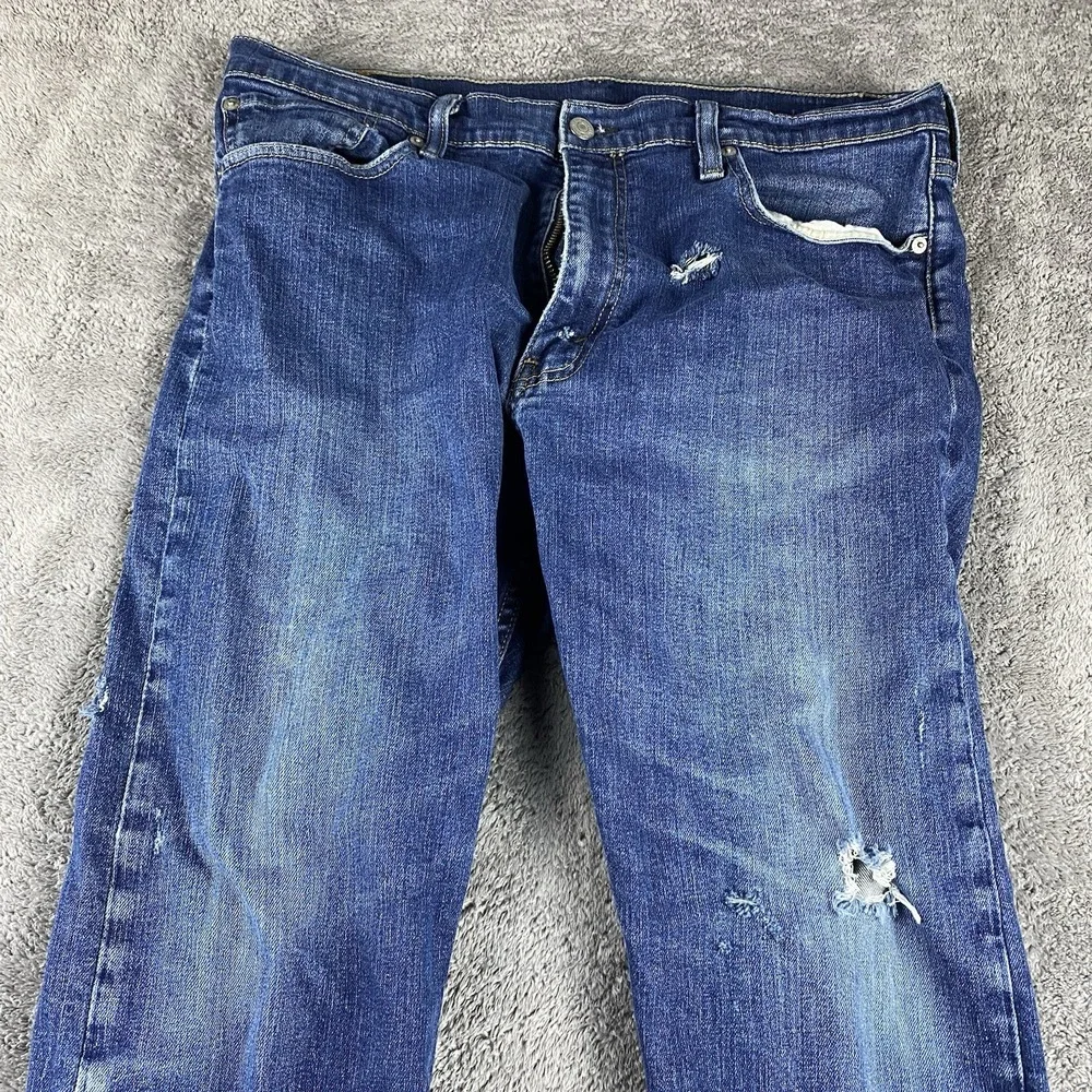 Levis logo worn