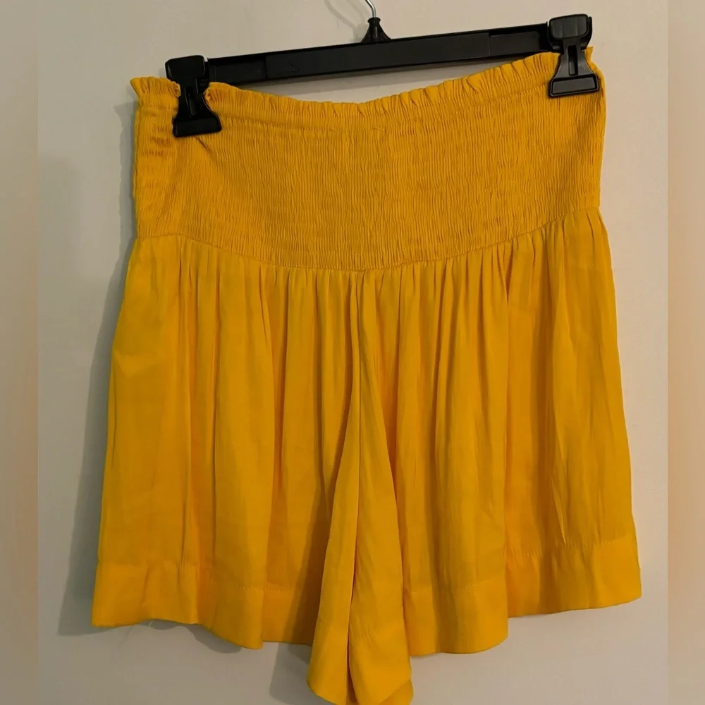 Pants Store preowned from