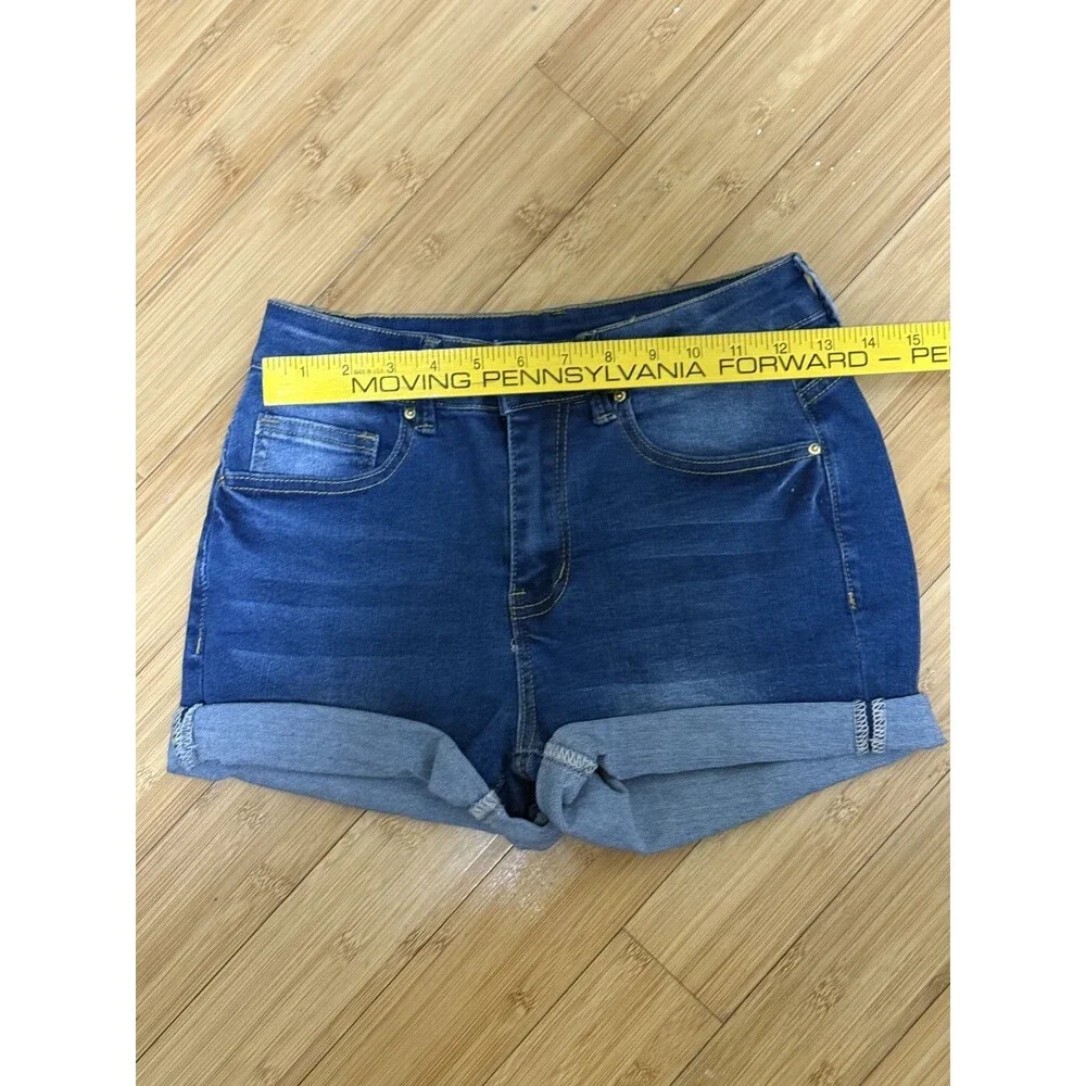 Unbranded timeless pair