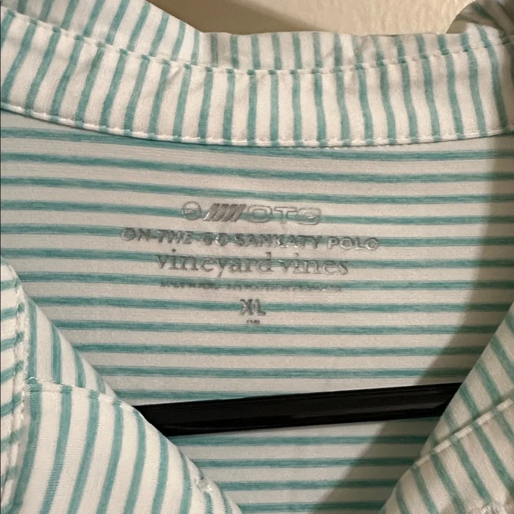 Vineyard Vines hardly worn