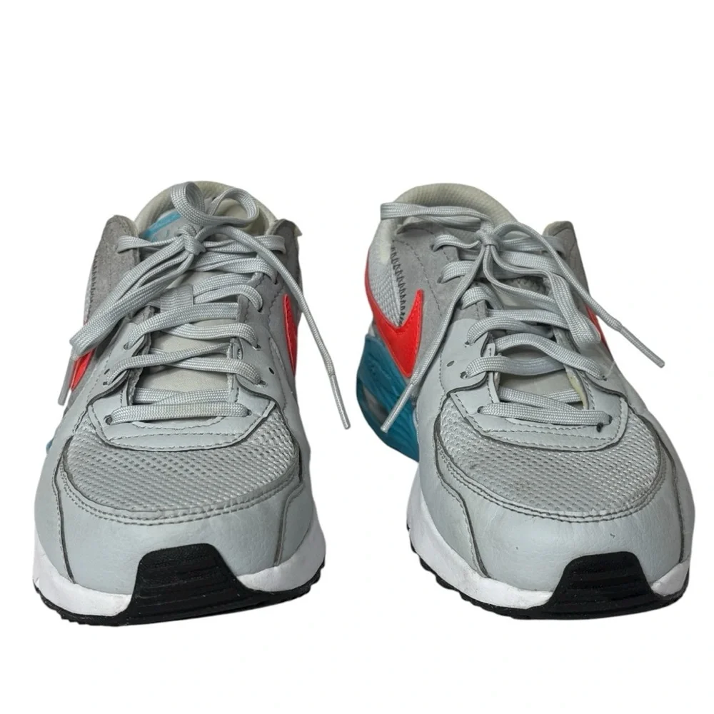 Nike couple light