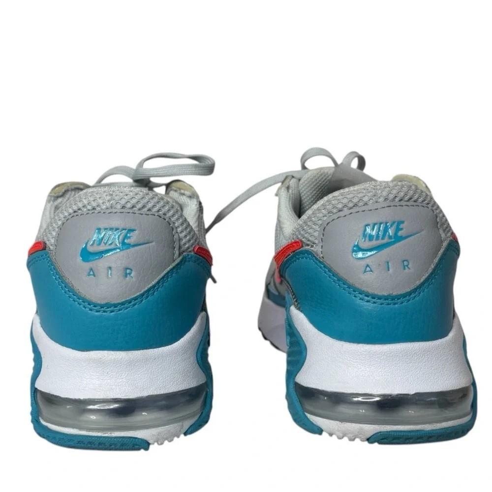 Nike couple light