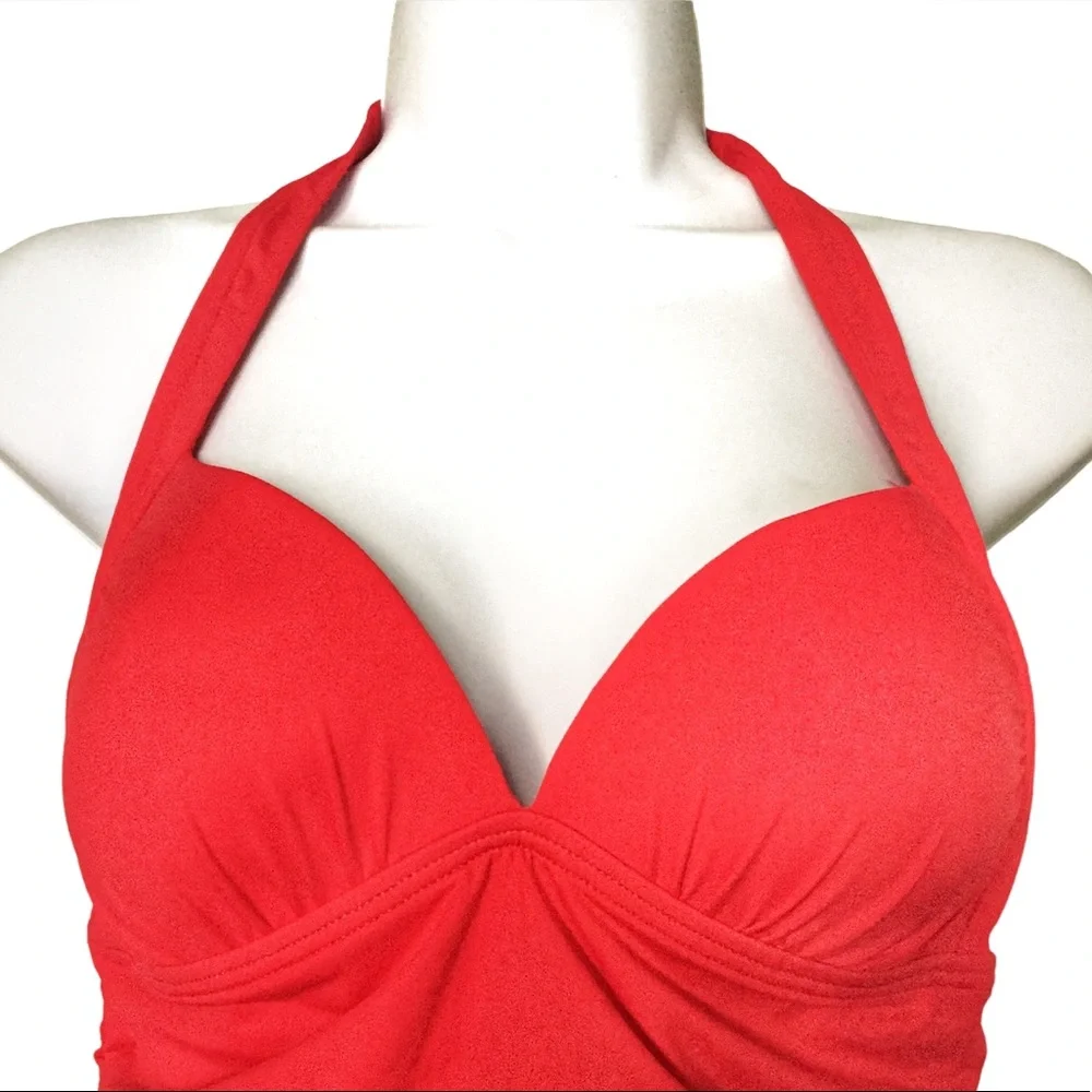 Tommy Bahama features light