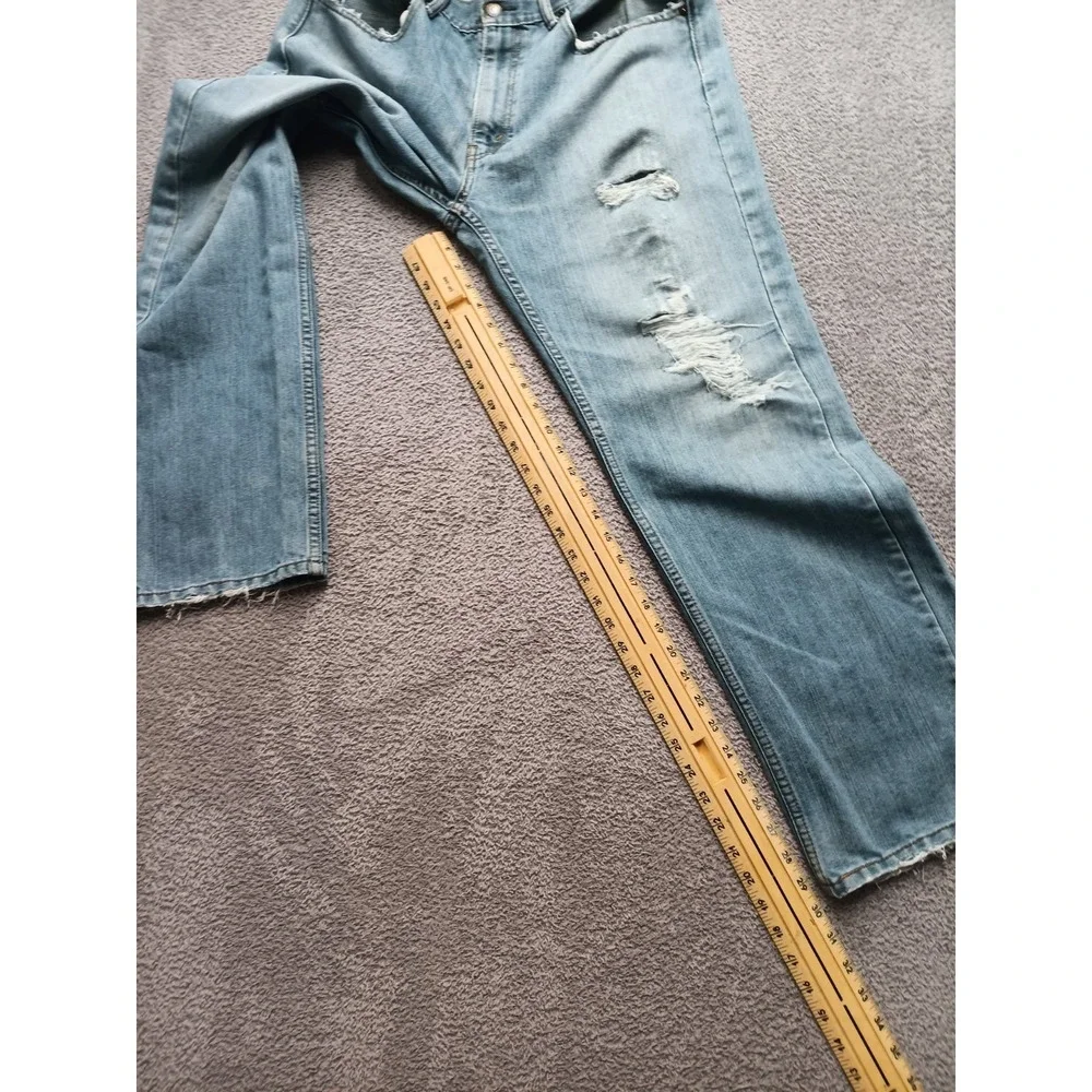 Levis laid back