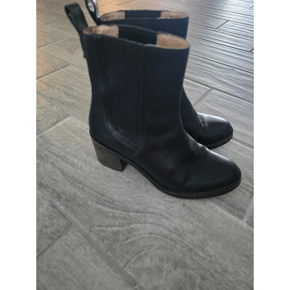 UGG Camden‎ Black Leather Chelsea Ankle Boots Womens Size 8 Block Heel