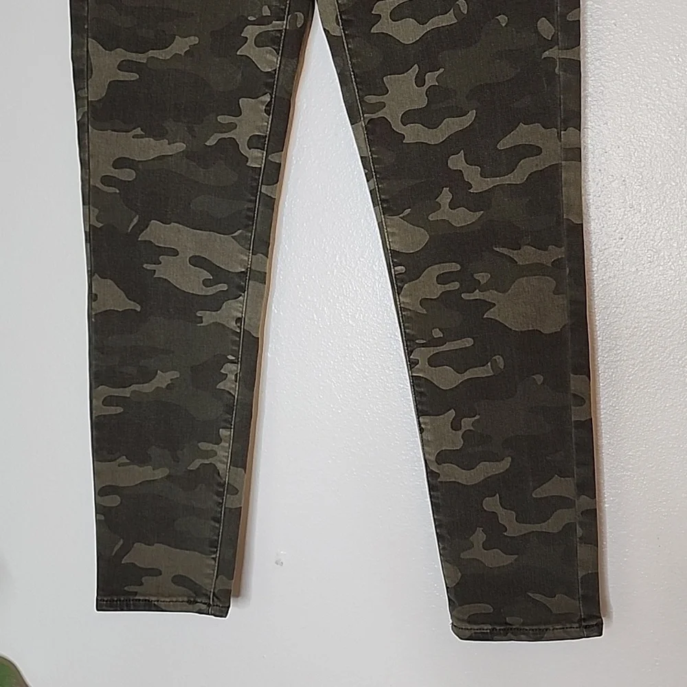 American Eagle Outfitters new american