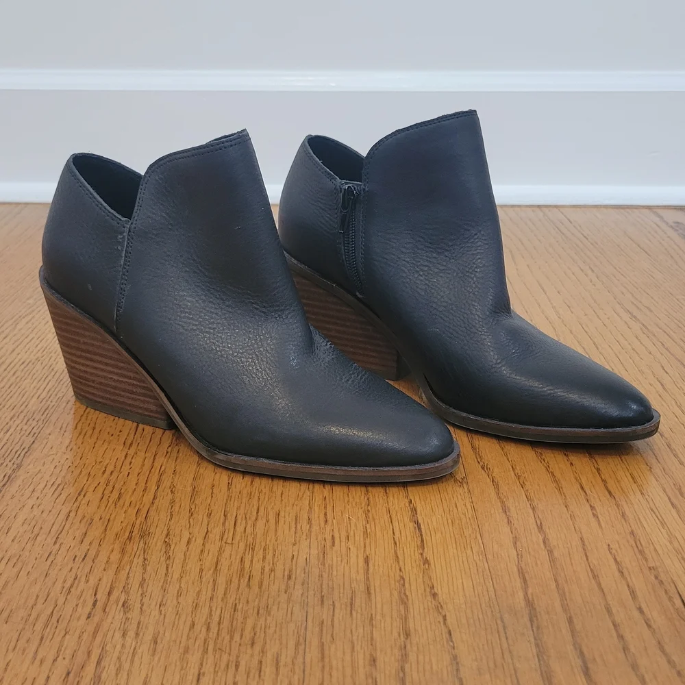 Lucky Brand sleek black