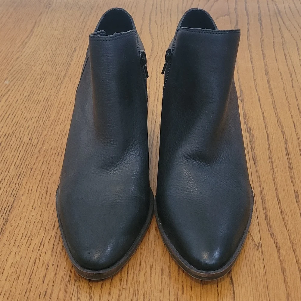 Lucky Brand sleek black