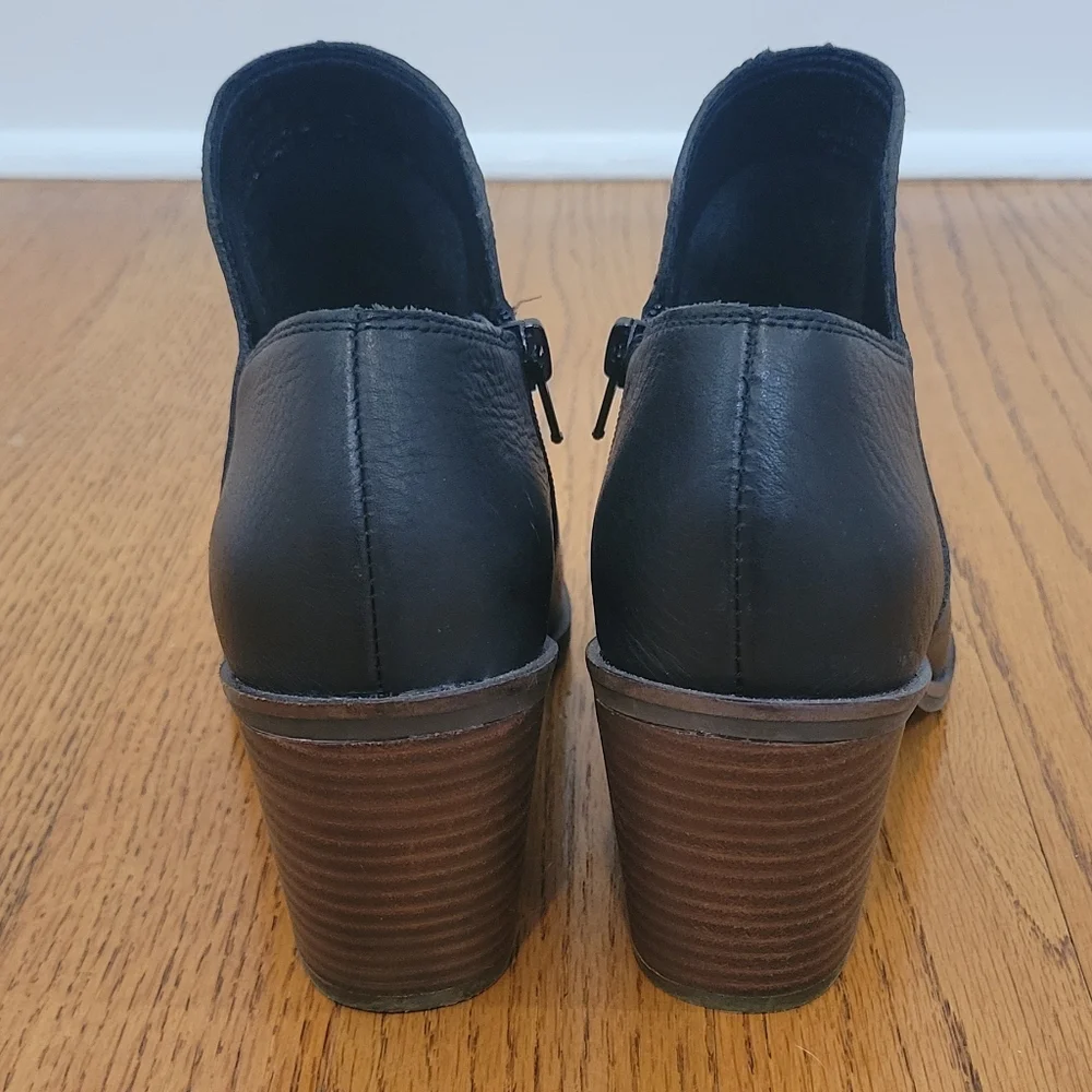Lucky Brand sleek black