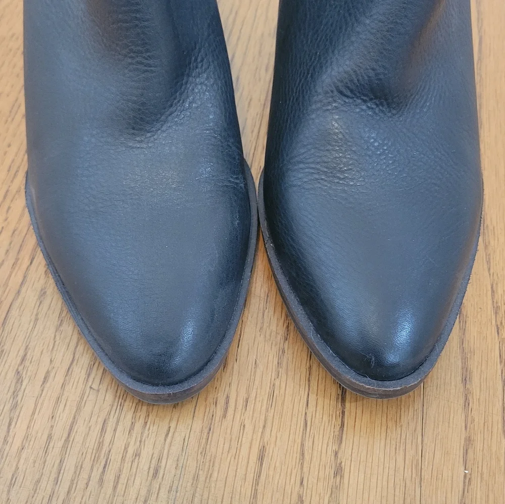 Lucky Brand sleek black