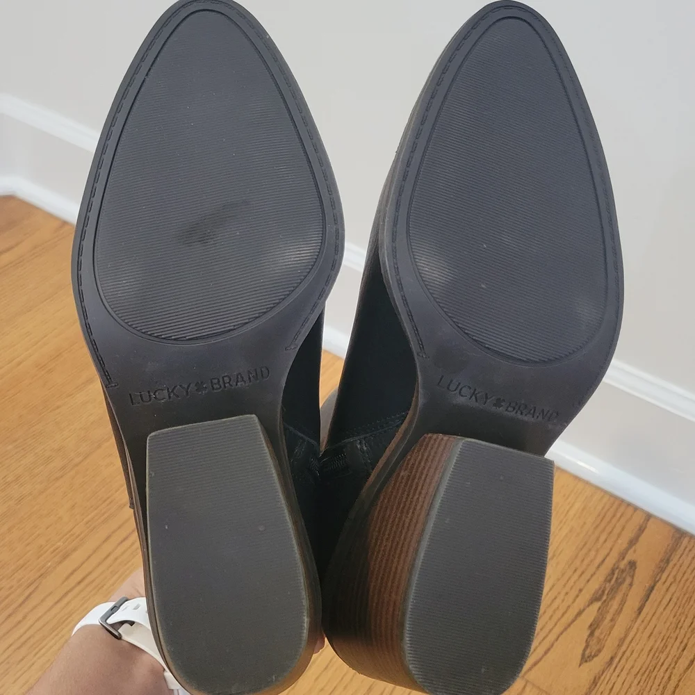 Lucky Brand sleek black