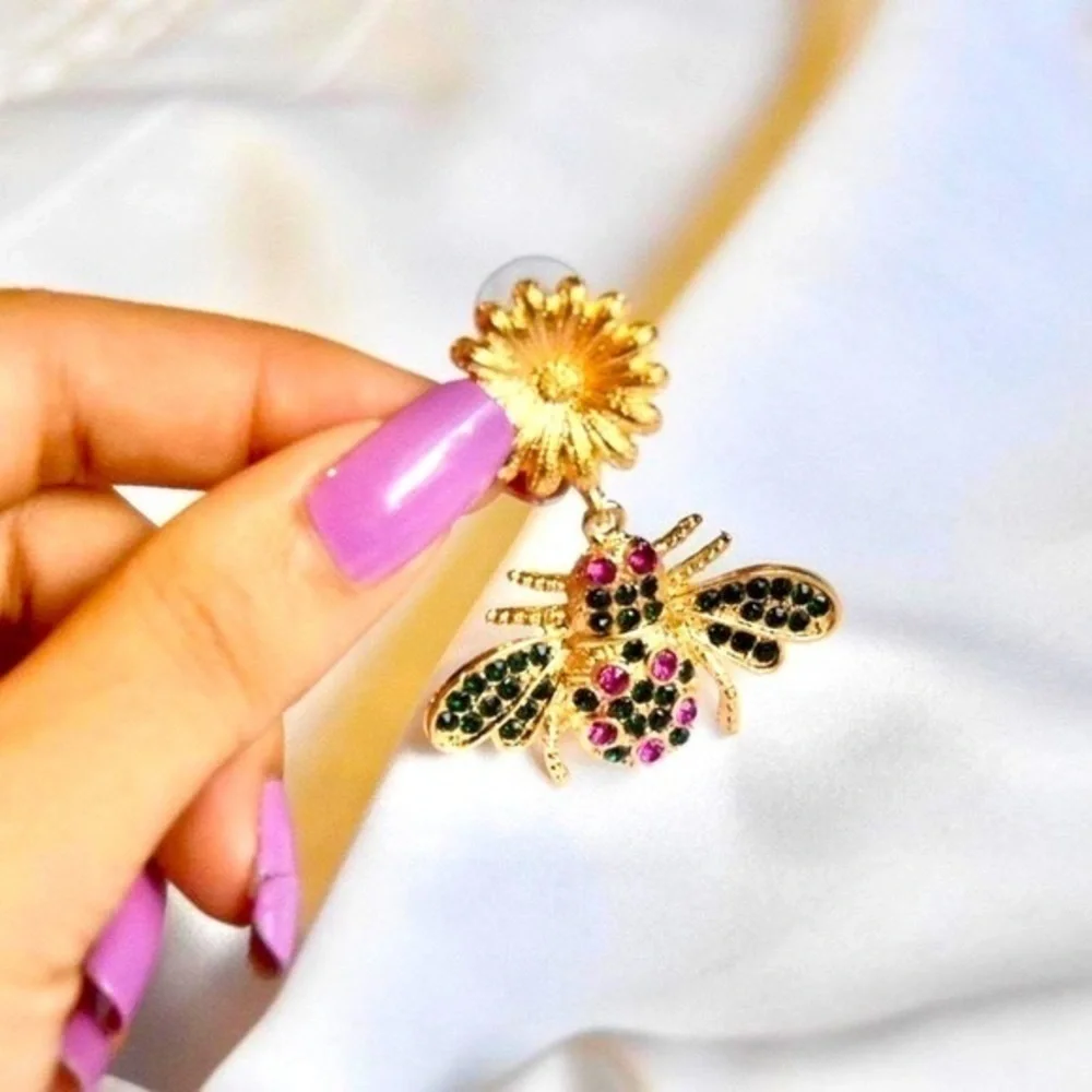 N/A insect earrings