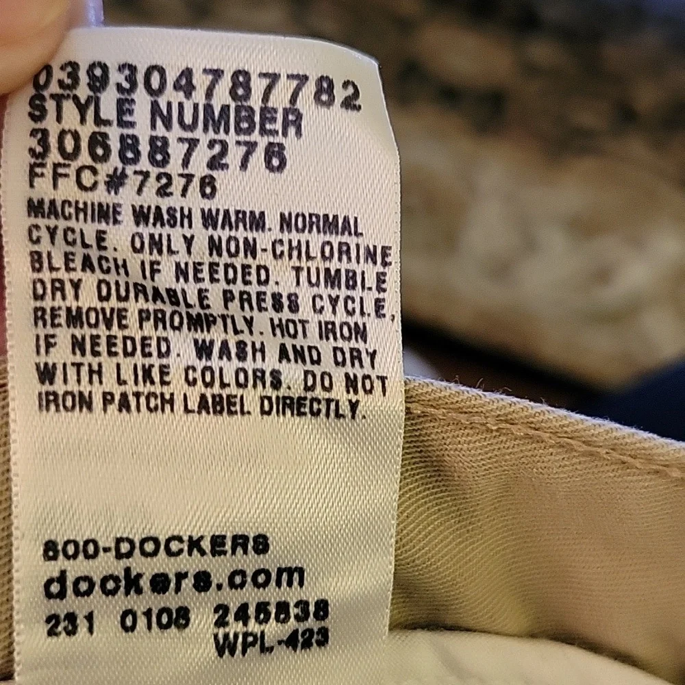 Dockers tan khaki