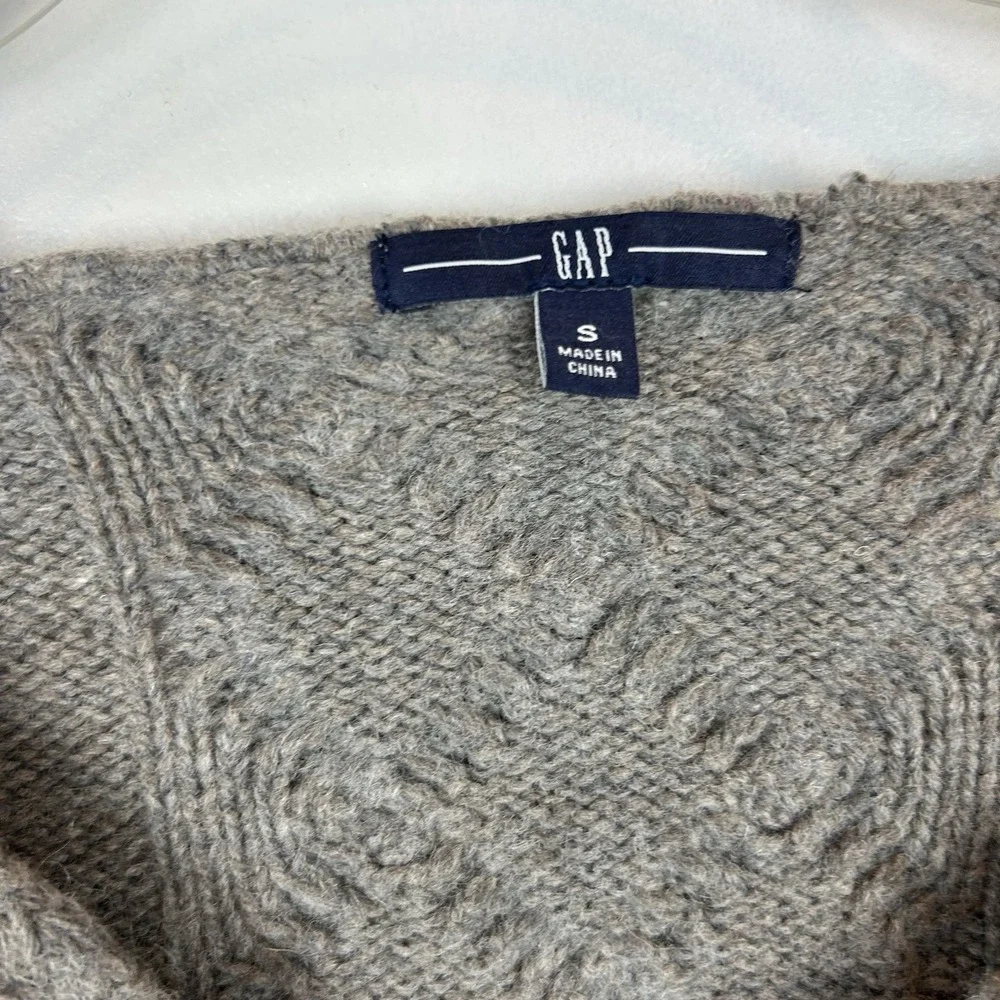 GAP shoulder hem