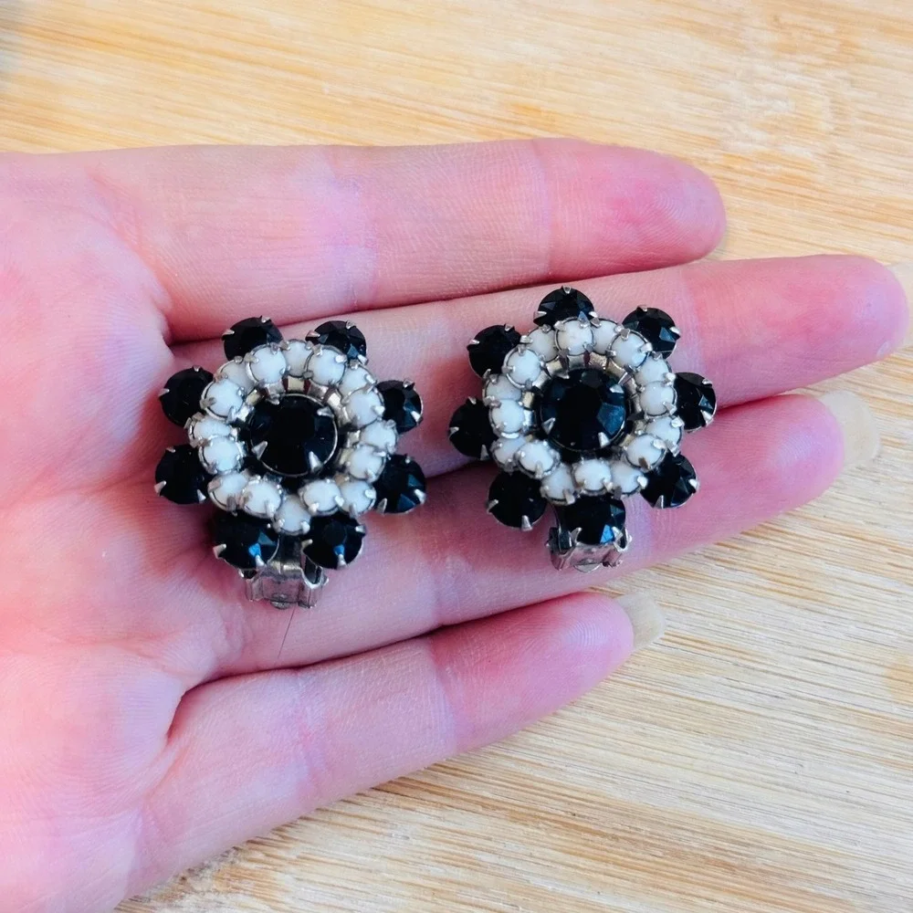 Weiss earrings starburst