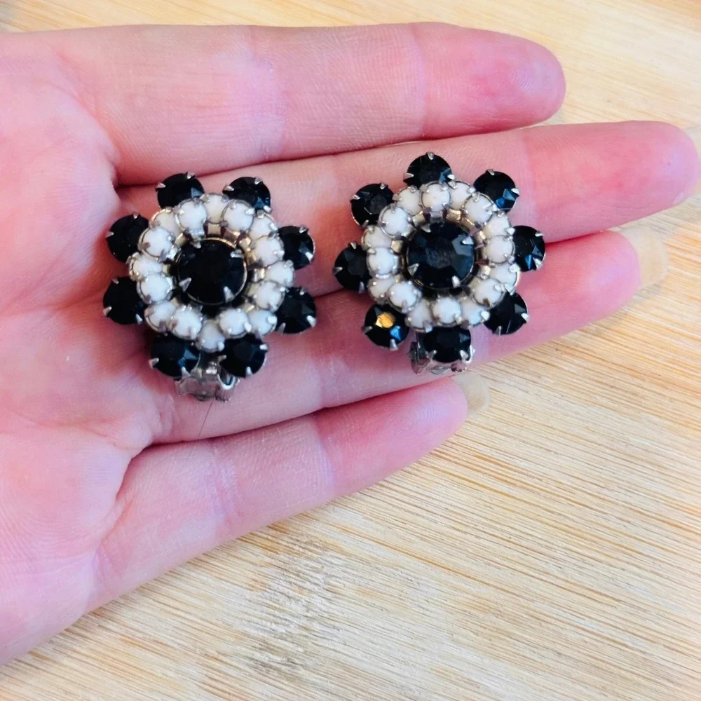 Weiss earrings starburst