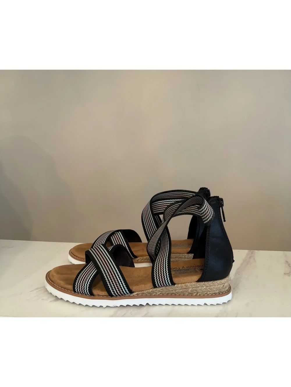 BOBS from Skechers Desert Kiss Candid Gal Wedge Sandals - Size 8 (Black/Multi)