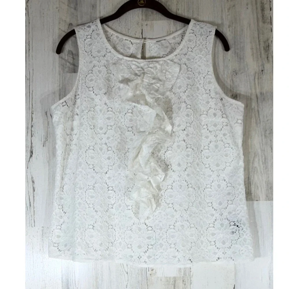 JC Penney Ivory Floral Lace Ruffle Front‎ Sleeveless Blouse Top Ruffled Keyhole