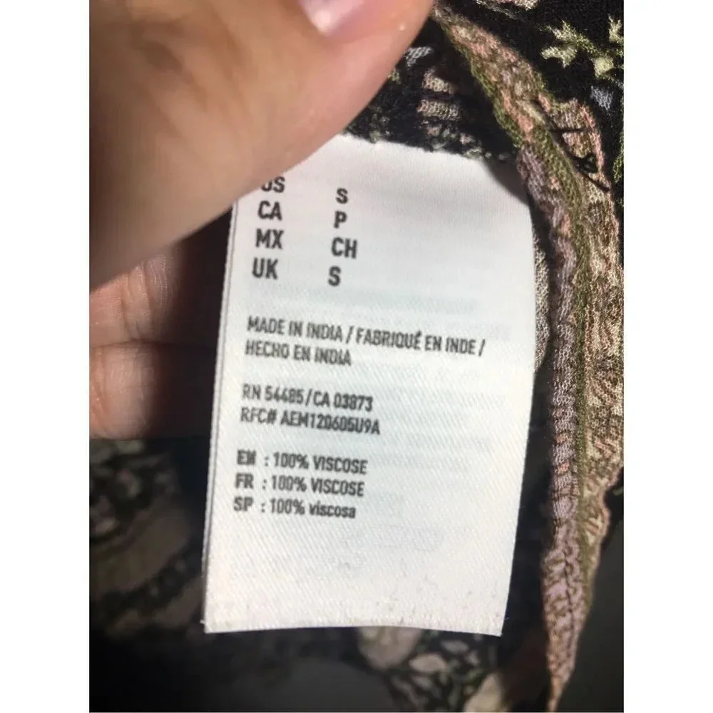 American Eagle Outfitters measurements chest