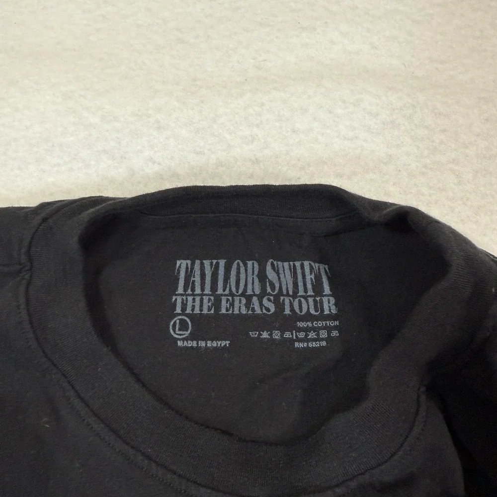 Taylor Swift sold as