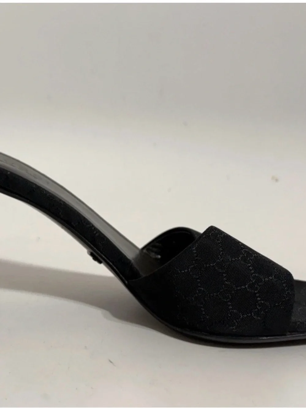 Gucci elegant black