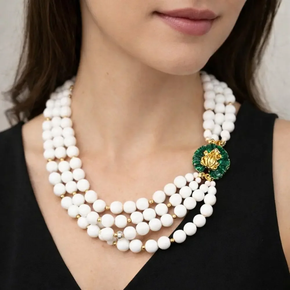 Unique‎ Frog Clasp 4 Strandss White Beaded Necklace 17