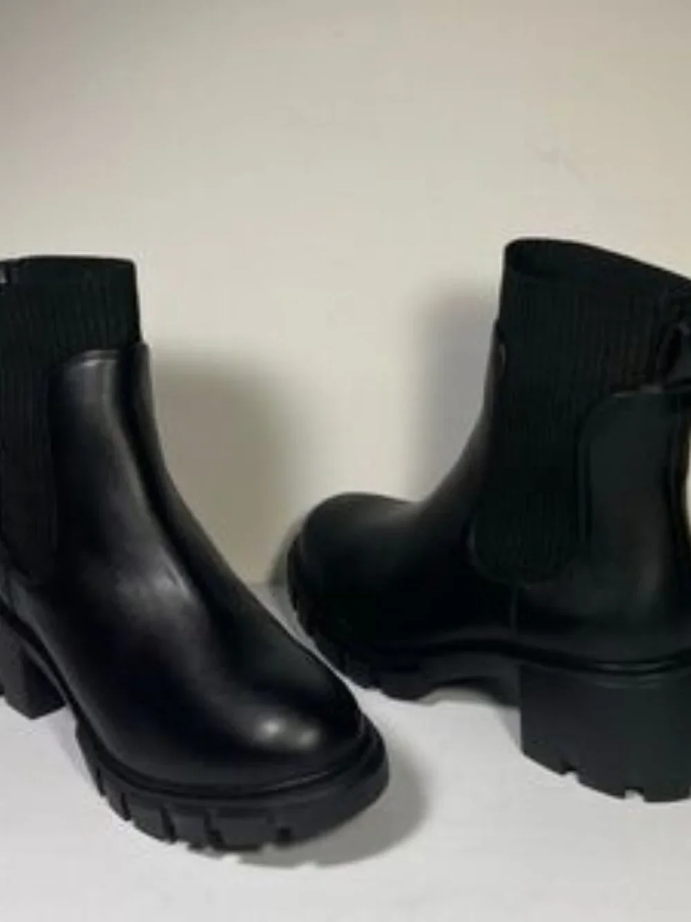 Steve Madden leather upper