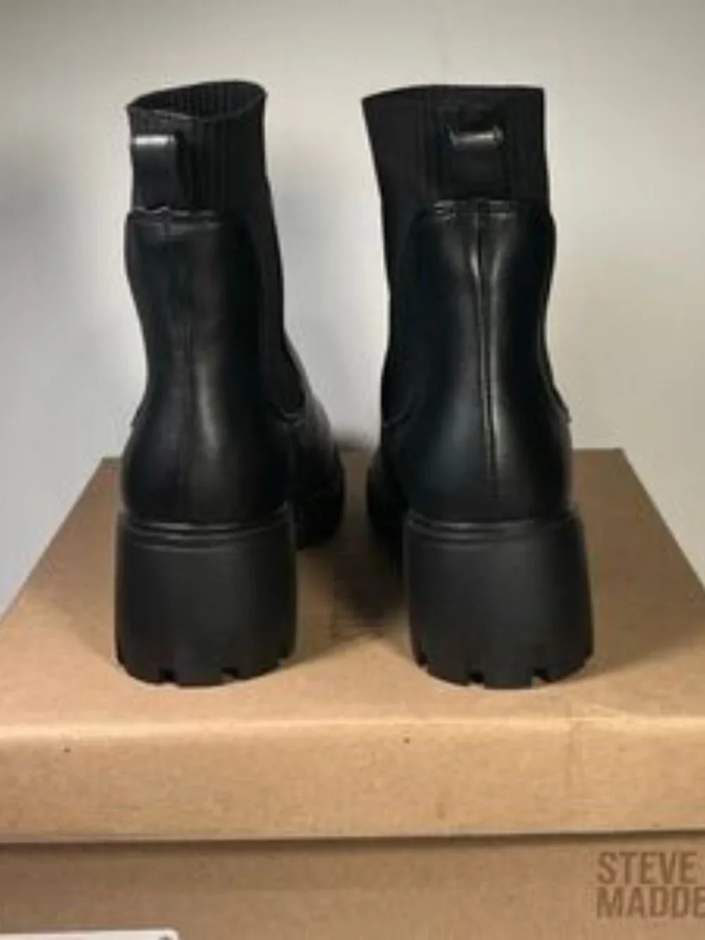 Steve Madden leather upper