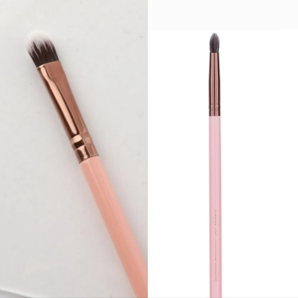 2 small Luxie brushes in pink