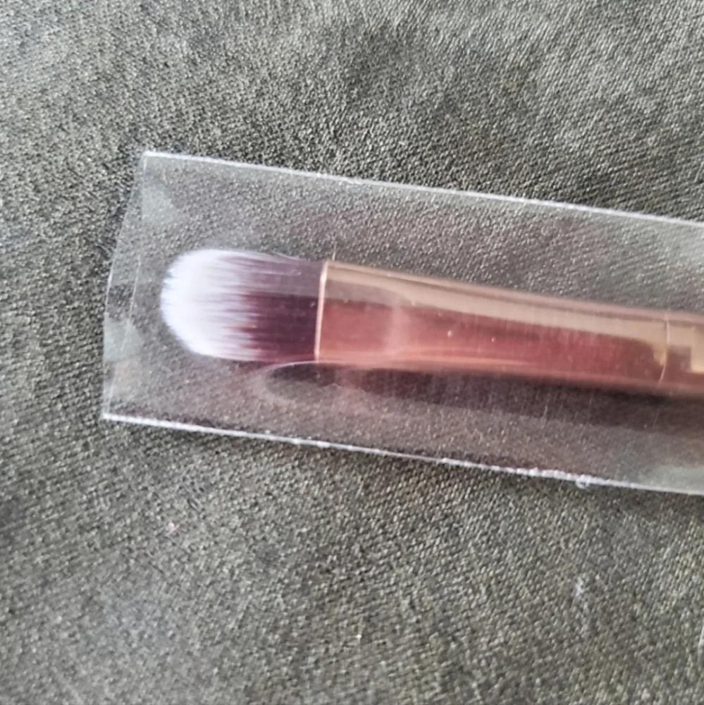 Luxie pink eye 243