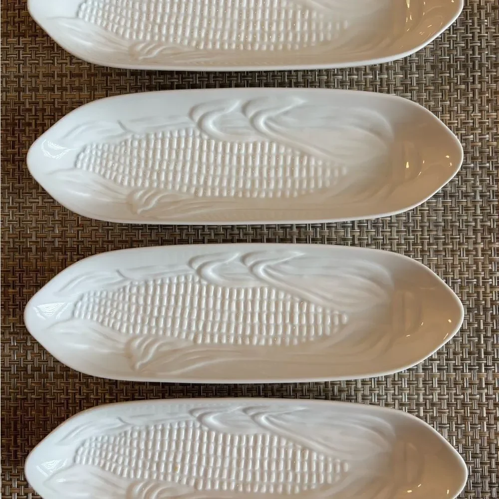 Sur La Table Set Of 4 White Porcelain Corn Holders 9.5”
