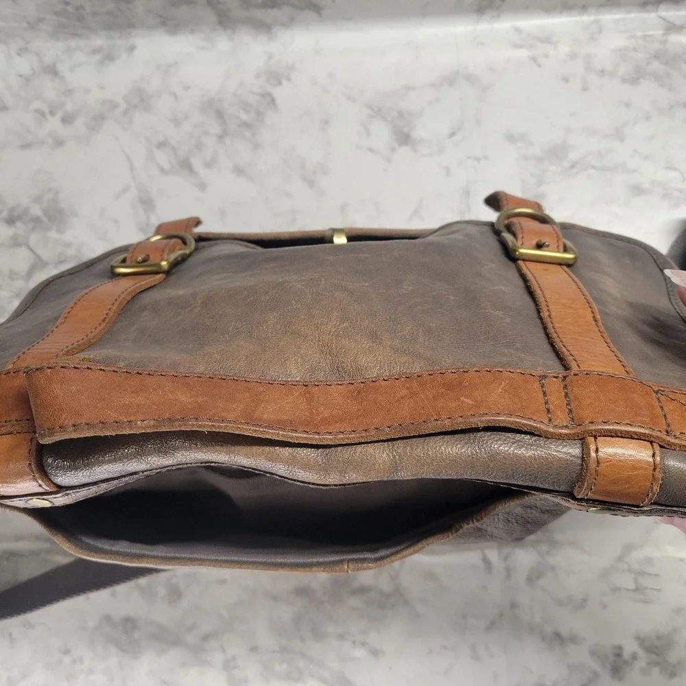Fossil messenger bag