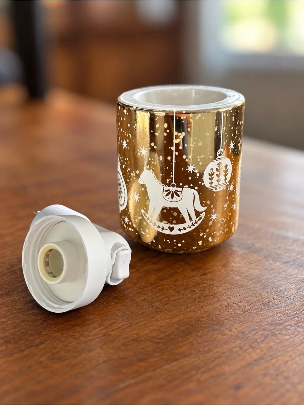 Scentsy “adorn” plug