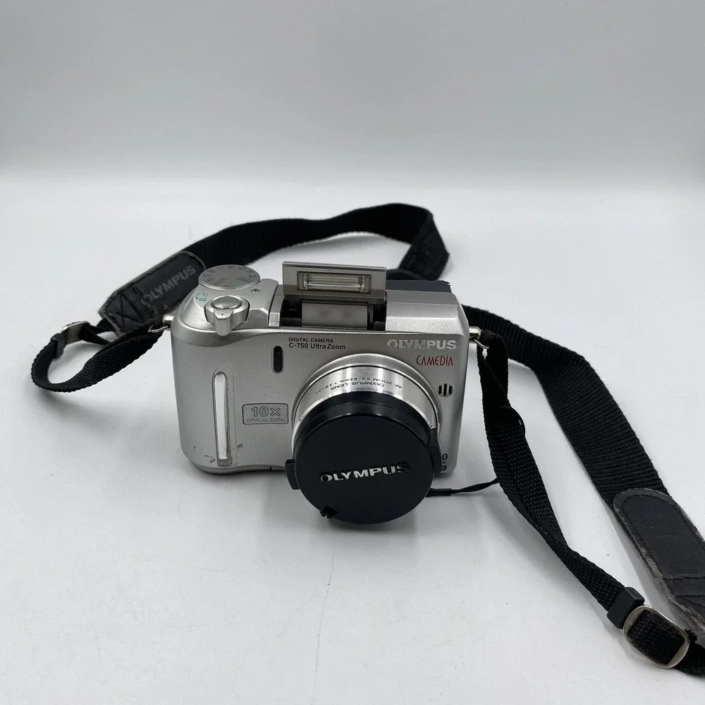 Vintage Olympus Camedia C-750 Ultra Zoom‎ 4MP Digital Camera 10x Optical Zoom