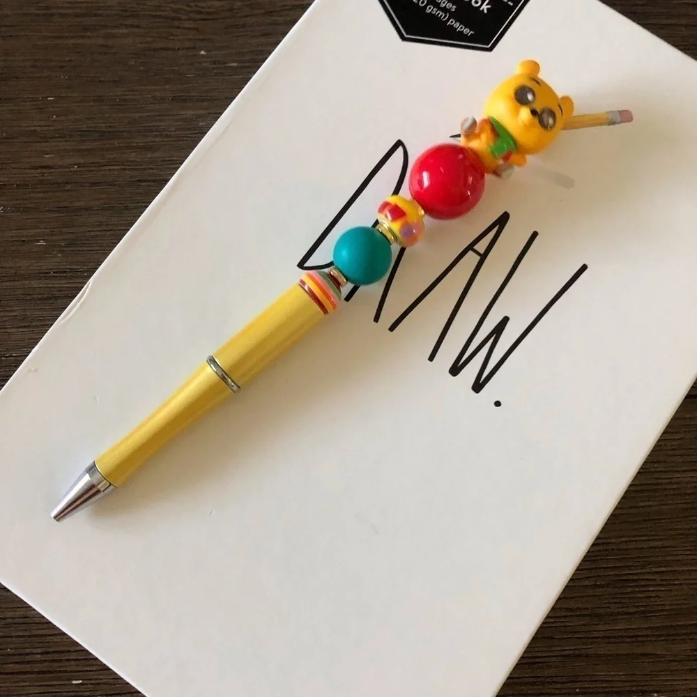 Disney Doorables: Winnie the Pooh: Pooh Bear handmade beaded pen