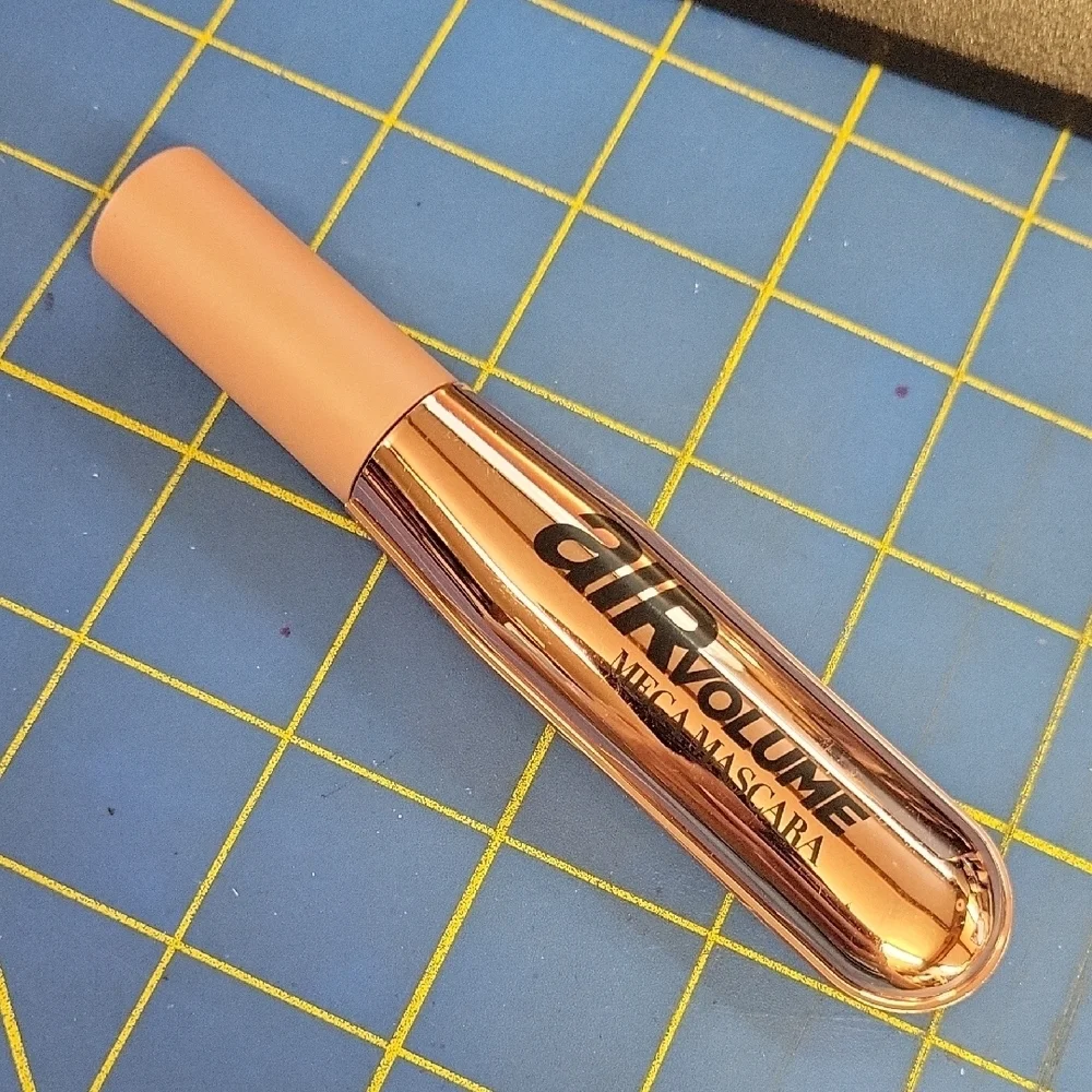 L'Oreal Air Volume Mega Mascara - Blackiest Black 9ml New