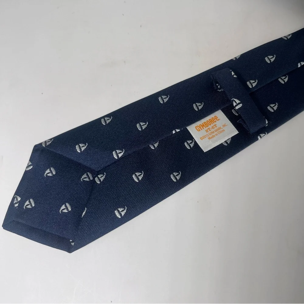 Gymboree child’s neck