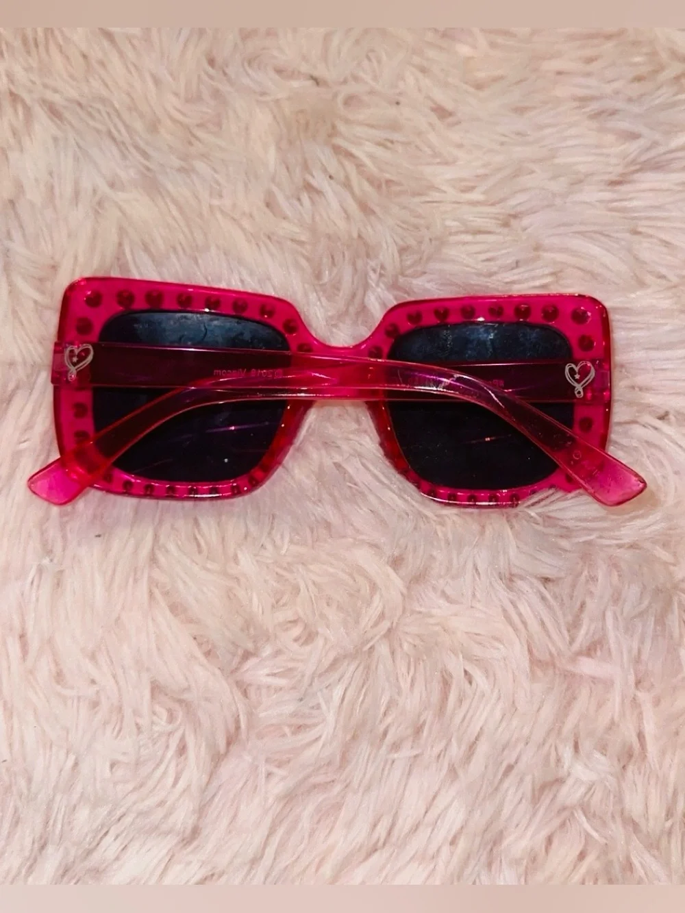 JoJo Siwa fashionable pink