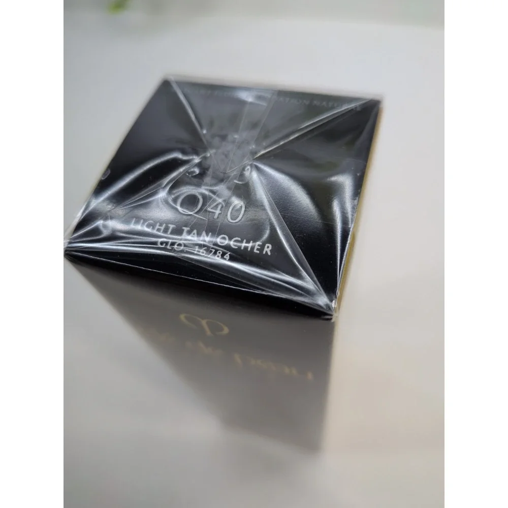 Clé de Peau Beauté brand new