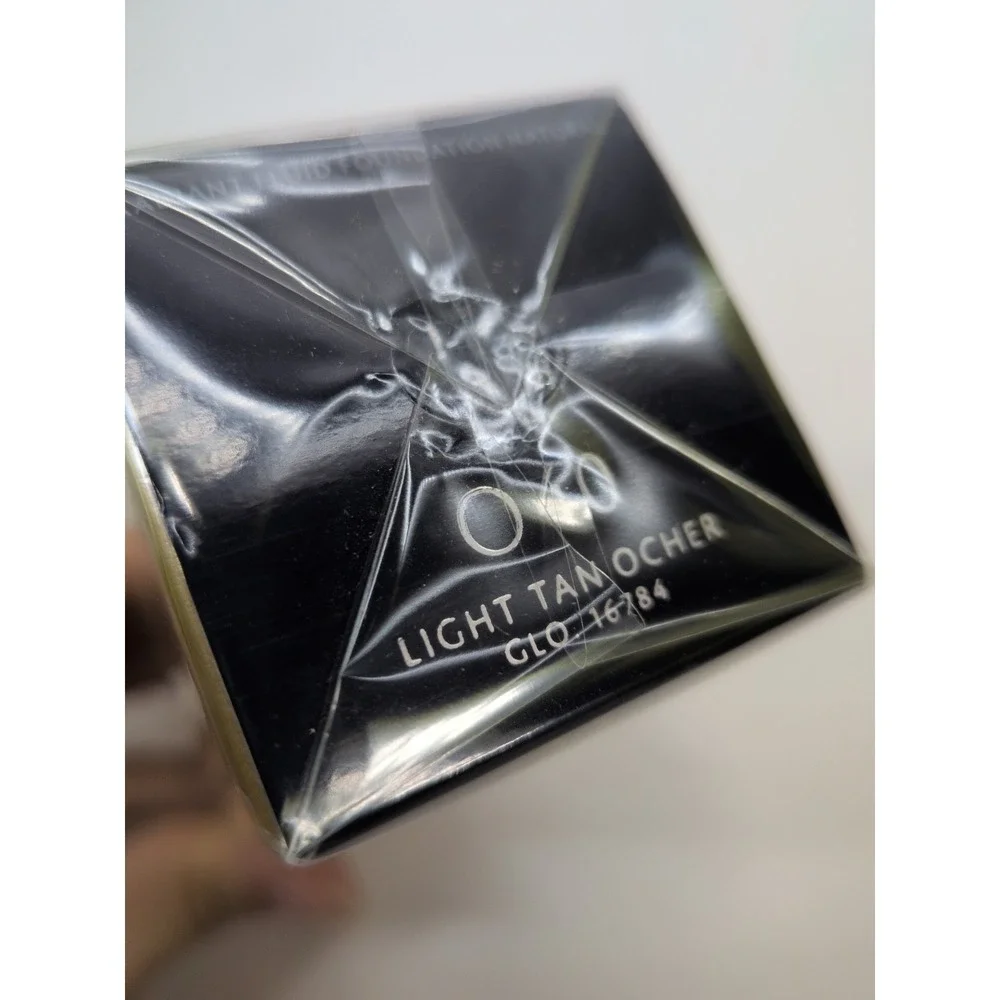 Clé de Peau Beauté brand new