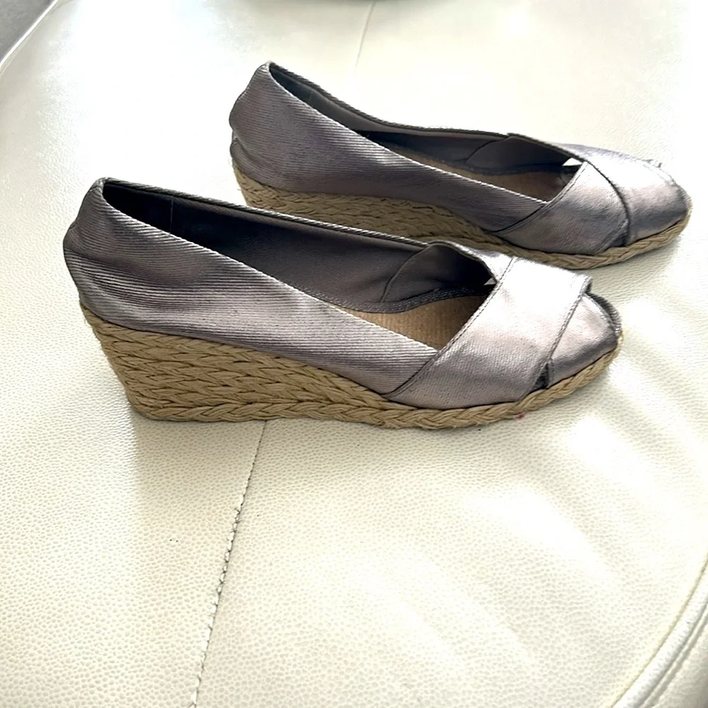 Ralph Lauren Cecilia Metallic Peep Toe Espadrille 7.5 Wedges Stacked Heel Preppy