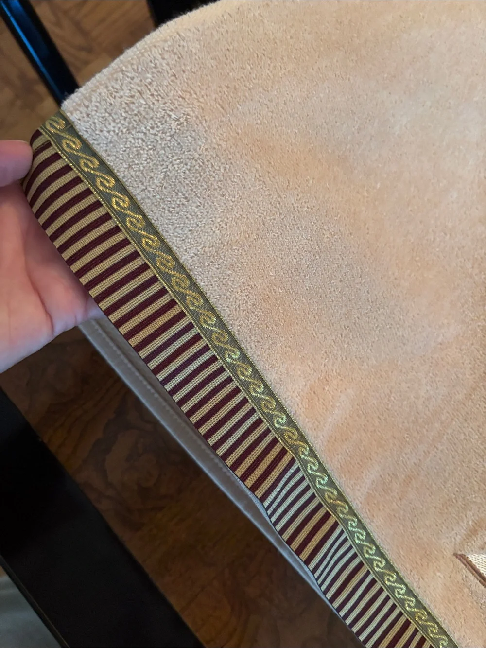 Avanti plush beige