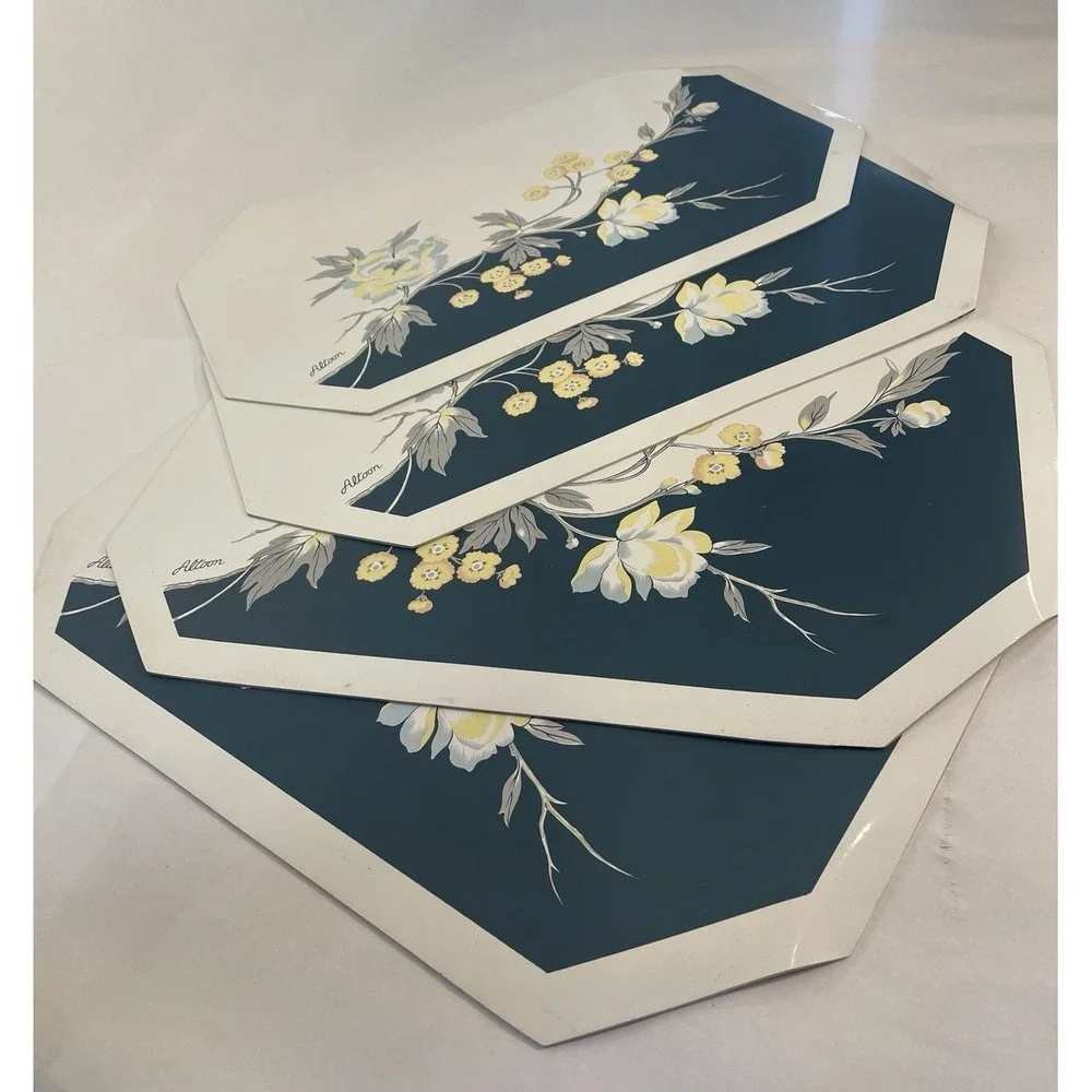 4 Vintage Vinyl floral Flower Design Placemats 90s