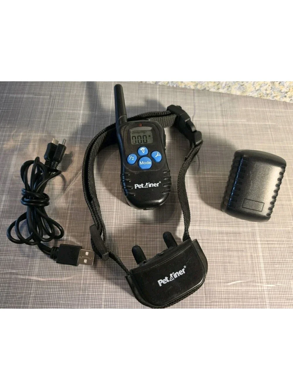 Petainer PET-998DRU Dog Training Collar with One remote and USB Charger cable