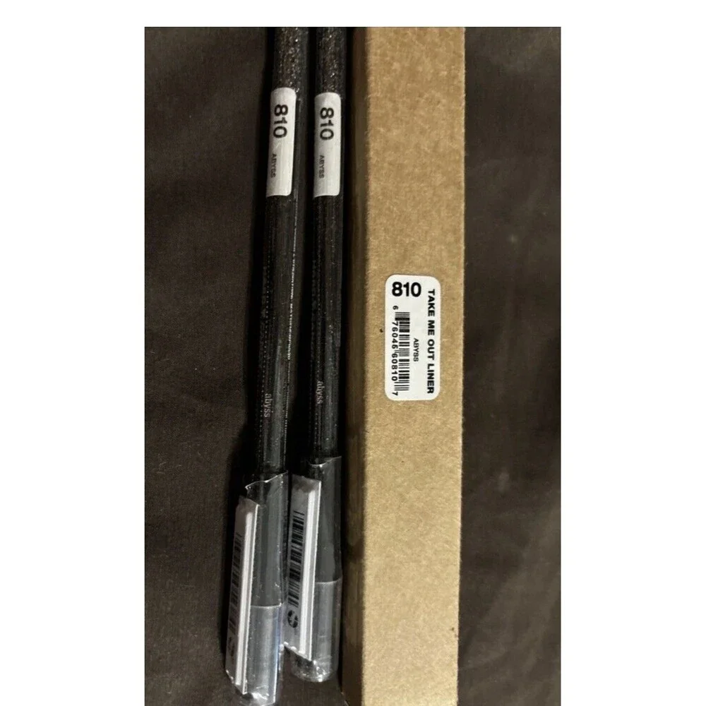 2 Hard candy Take me out high intensity eyeliner W/ sharpener -810 Abyss