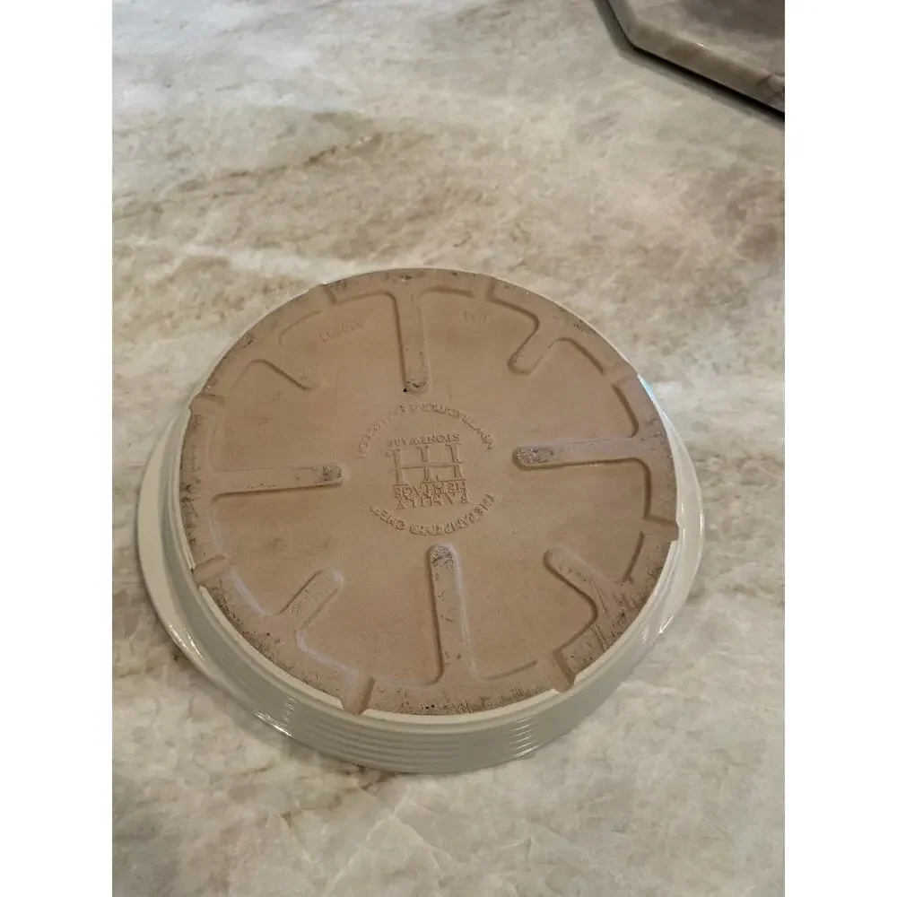 Large 11” round pampered chef stoneware baker cream enamel
